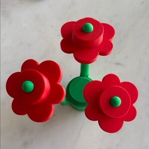 3D Printed Lego-Inspired Oversized Flowers
